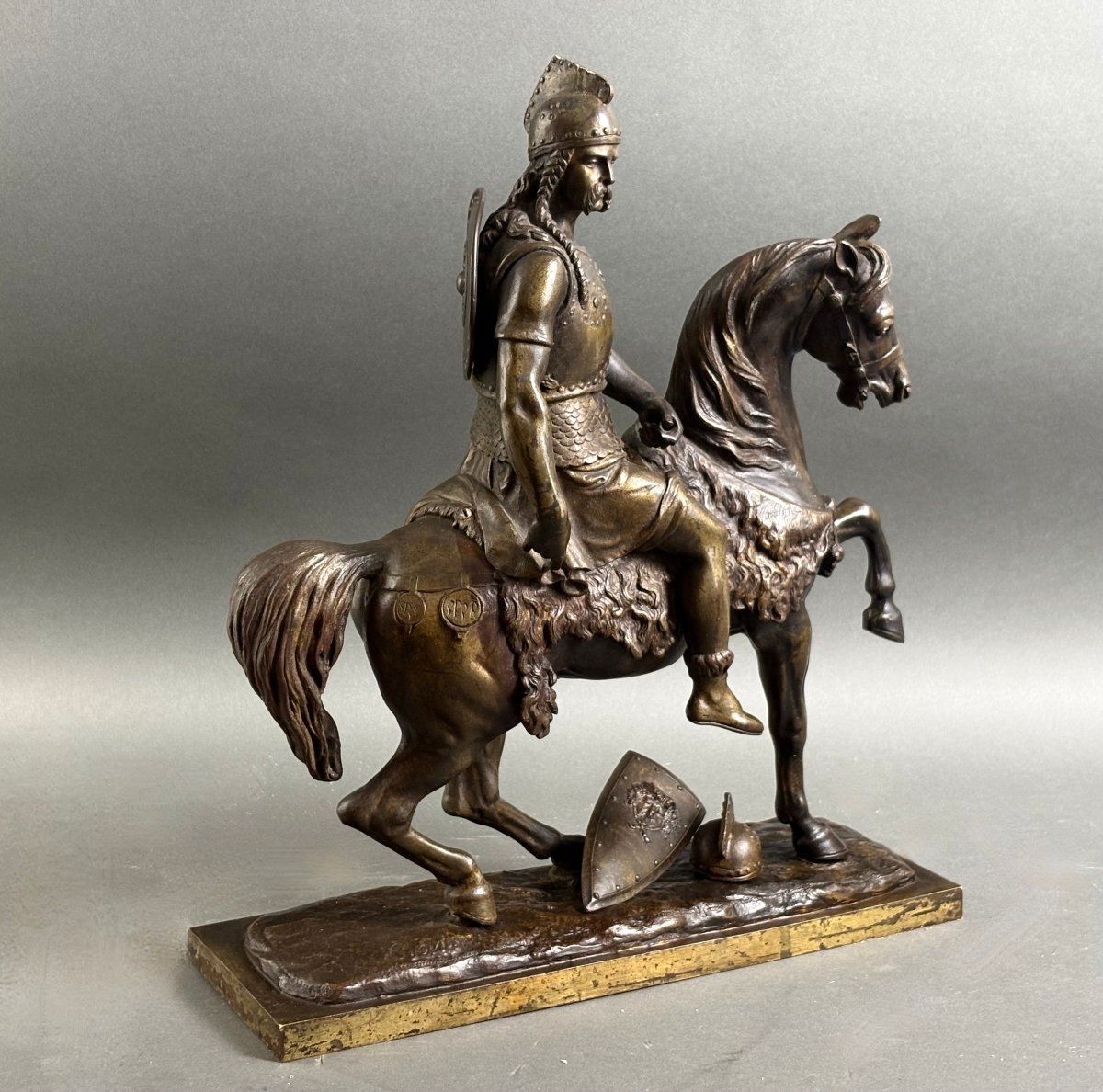 Scultura in Bronzo Re Clovis a Cavallo Scuola Francese XIX secolo-photo-2