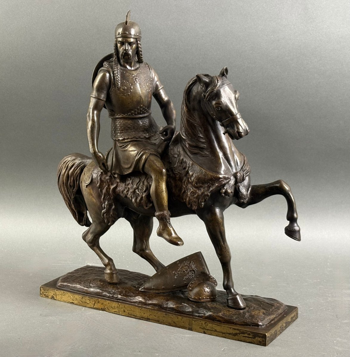 Scultura in Bronzo Re Clovis a Cavallo Scuola Francese XIX secolo