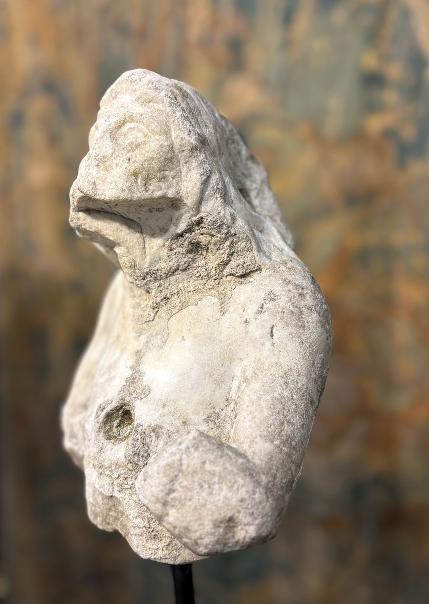 Tritone in Marmo Frammento di Scultura Barocco Italiano metà del  XVII secolo