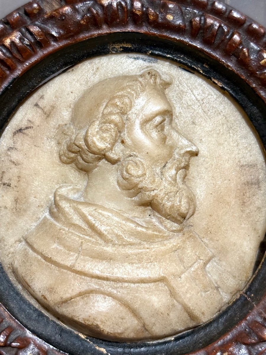 Coppia di Medaglioni Barocchi in Marmo Profili di Papa Gregorio VIII e Leone  IX -photo-4