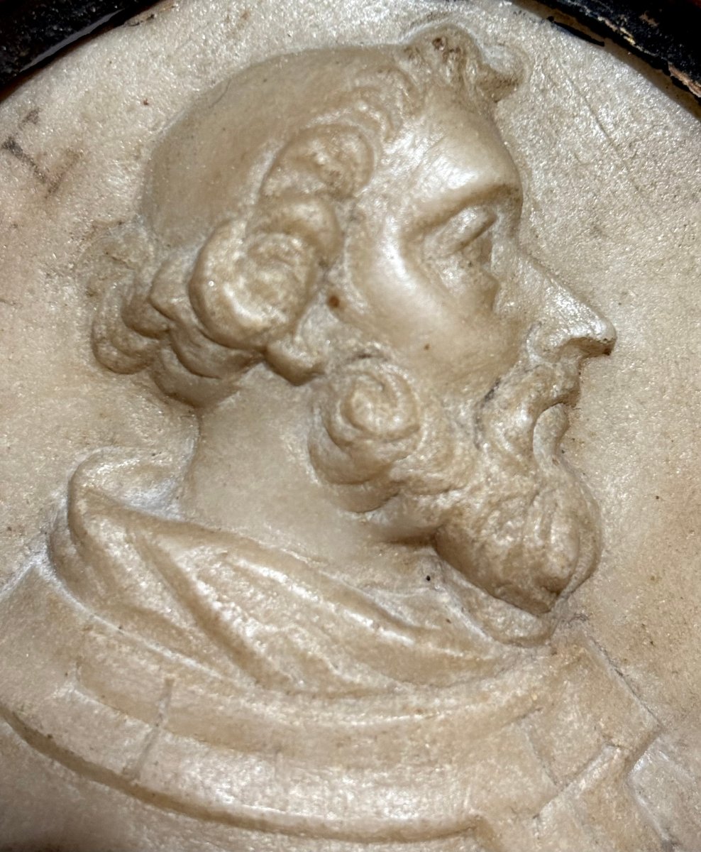 Coppia di Medaglioni Barocchi in Marmo Profili di Papa Gregorio VIII e Leone  IX -photo-3