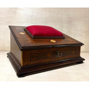 Cofanetto a Segreti in Marqueterie di epoca Luigi XIV inizi XVIII