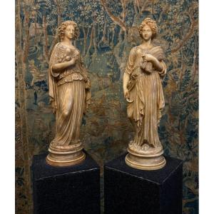 Coppia di Sculture Neoclassiche in Alabastro Giallo Allegorie Roma metà XIX