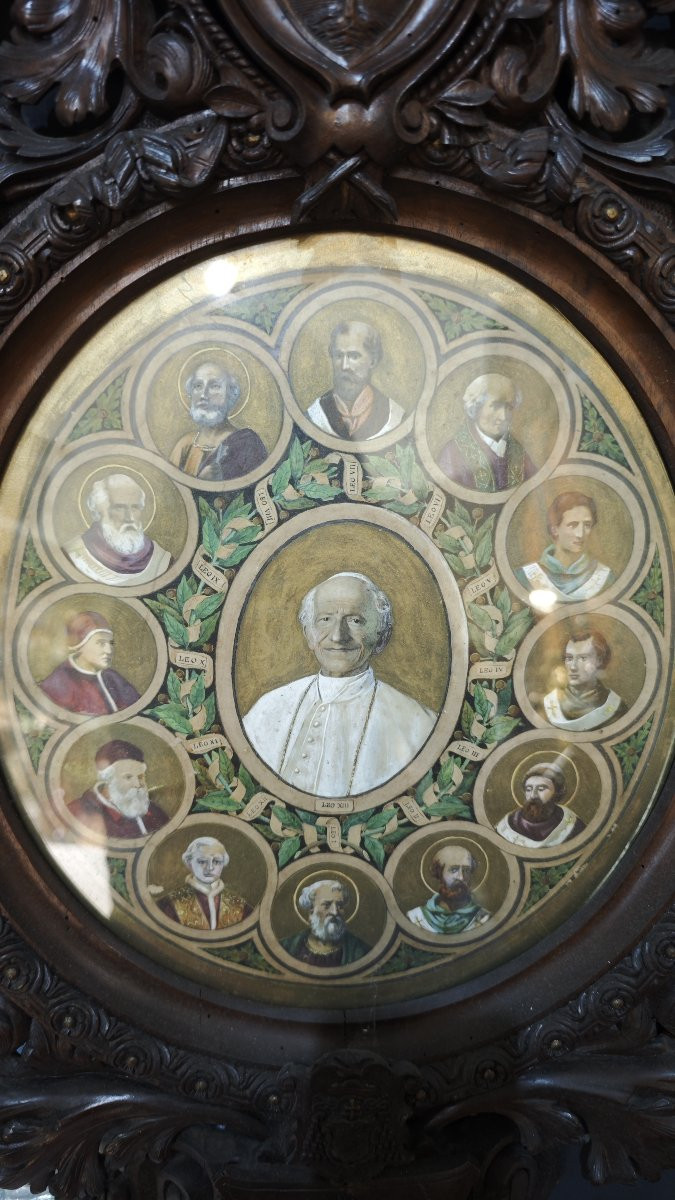 Cornice in legno intagliato con incisione acquerellata raffigurante papa Leone XIII, 1901-photo-2