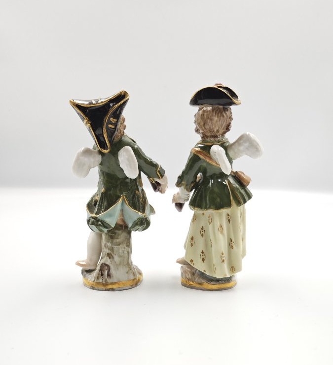 Coppia galante di putti in abiti da cacciatori, manifattura Meissen, secolo XIX-photo-2