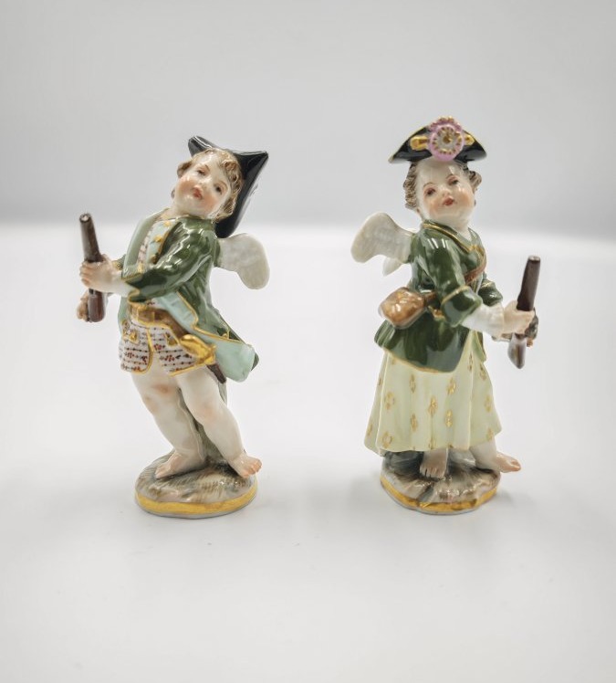 Coppia galante di putti in abiti da cacciatori, manifattura Meissen, secolo XIX