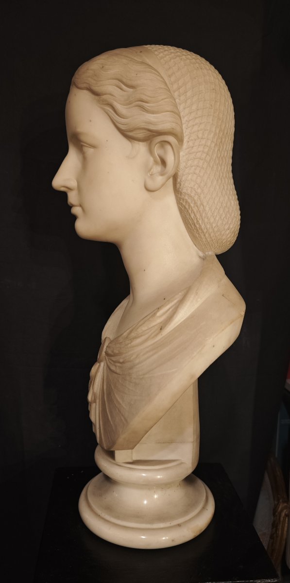 Busto in marmo di Carrara raffigurante figura femminile, secolo XIX-photo-3