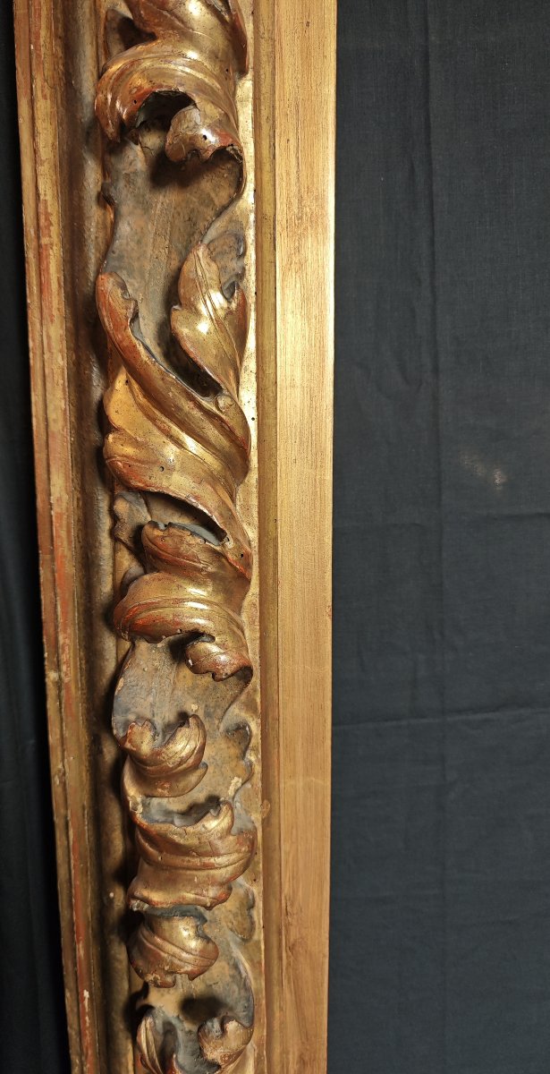 Cornice in legno intagliato laccato e dorato, Scuola Emiliana, secolo XVII-photo-1