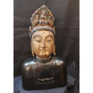 SCULTURA IN LEGNO INTAGLIATO E LACCATO RAFFIGURANTE BUSTO DI BUDDHA, Cina, dinastia Qing