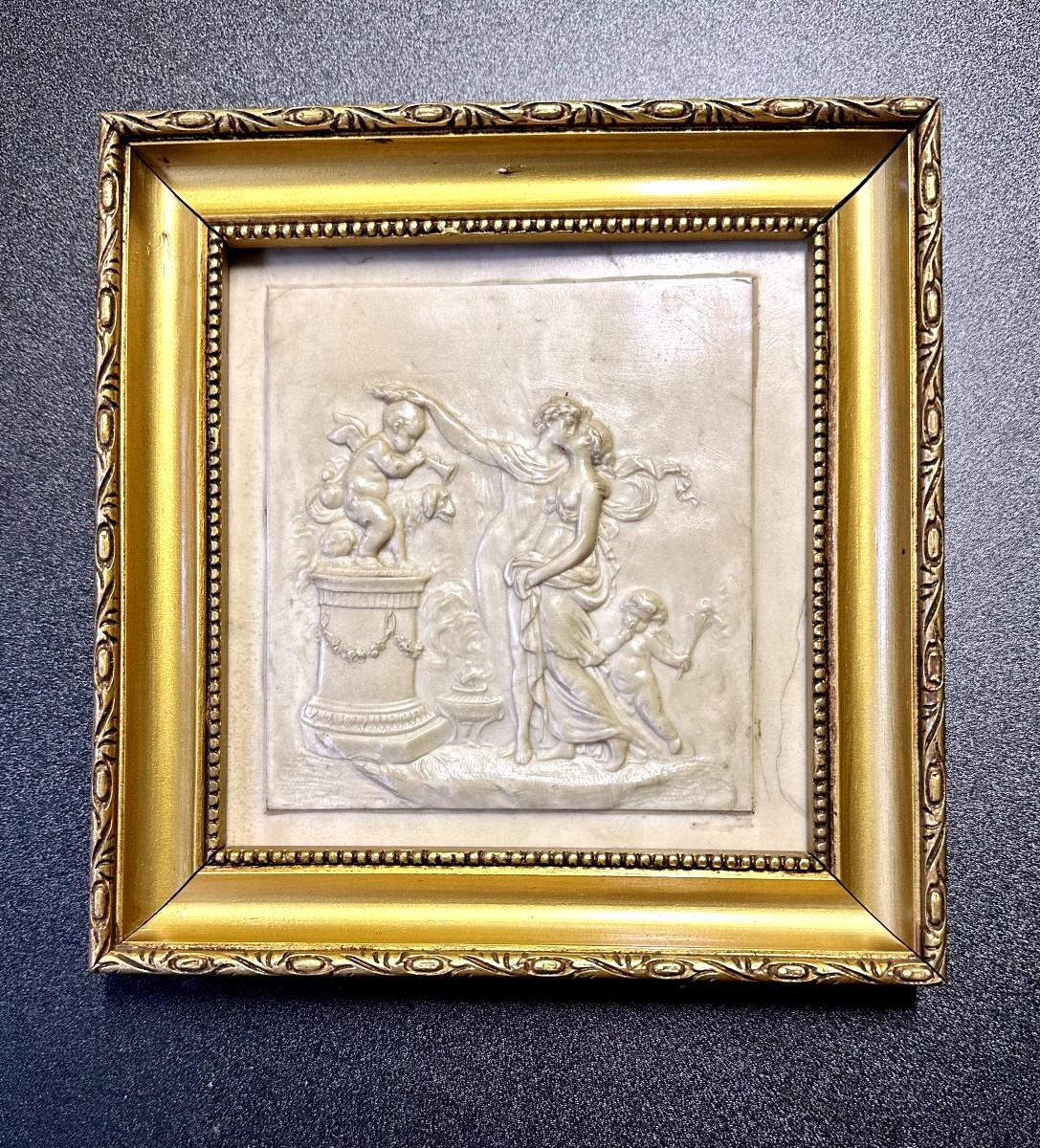 Bassorilievo lastra di calcare pietrificato, calcite, “Allegoria” - NAPOLEONE III