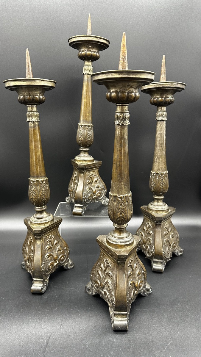 Set di 4 candelieri, Portacandele in ottone Cesellato – Neoclassici. -photo-4