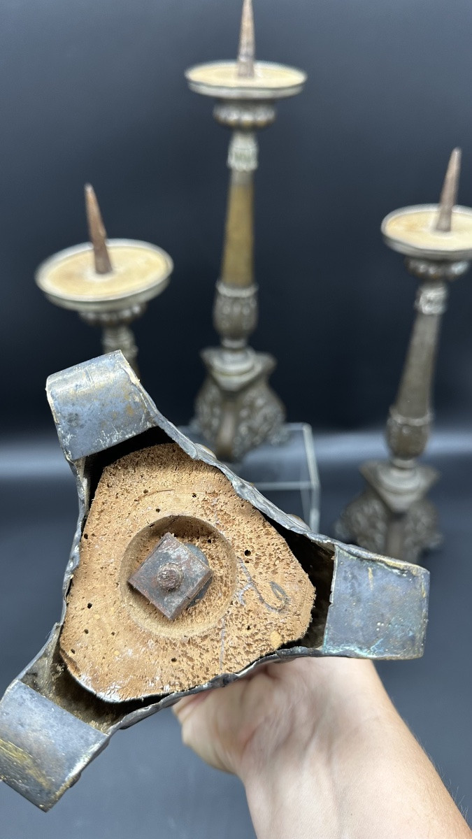 Set di 4 candelieri, Portacandele in ottone Cesellato – Neoclassici. -photo-1