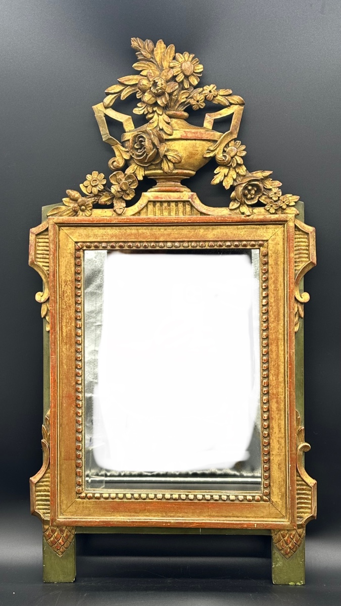 Specchio da Parete in Legno Dorato con Decoro Floreale – Napoleone III.