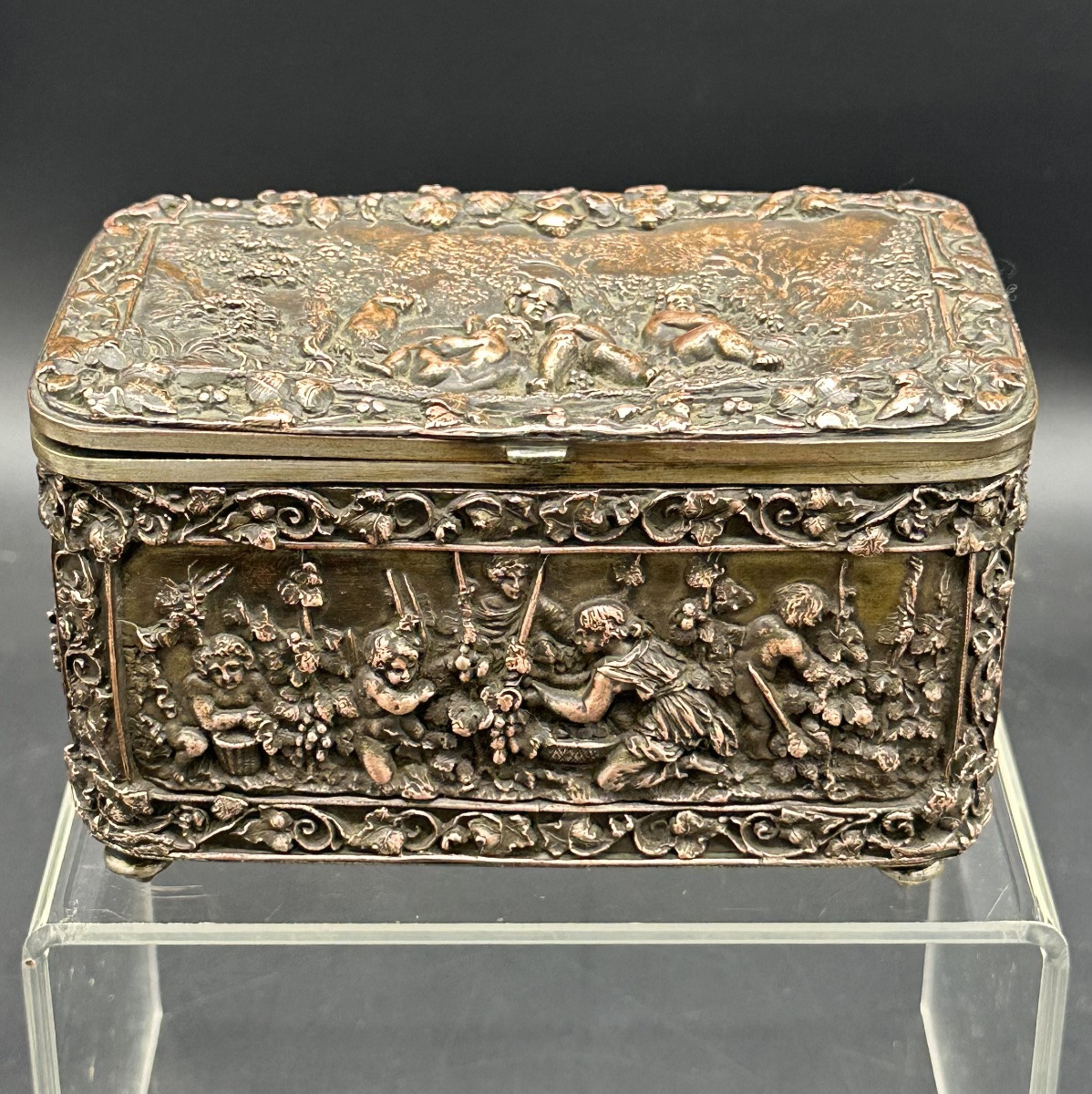 Cofanetto Antico in Rame Rincalzato – Scena Bucolica con Putti Epoca:  XIX secolo. -photo-2