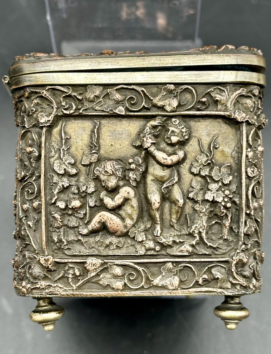 Cofanetto Antico in Rame Rincalzato – Scena Bucolica con Putti Epoca:  XIX secolo. -photo-2