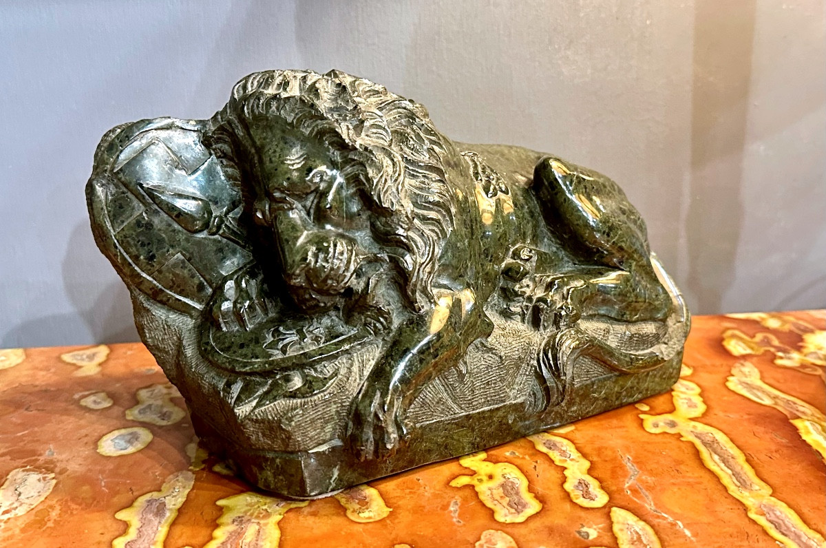 SCULTURA IN MARMO DEL LEONE DI LUCERNA DEL GRAND TOUR - XIX sec. 