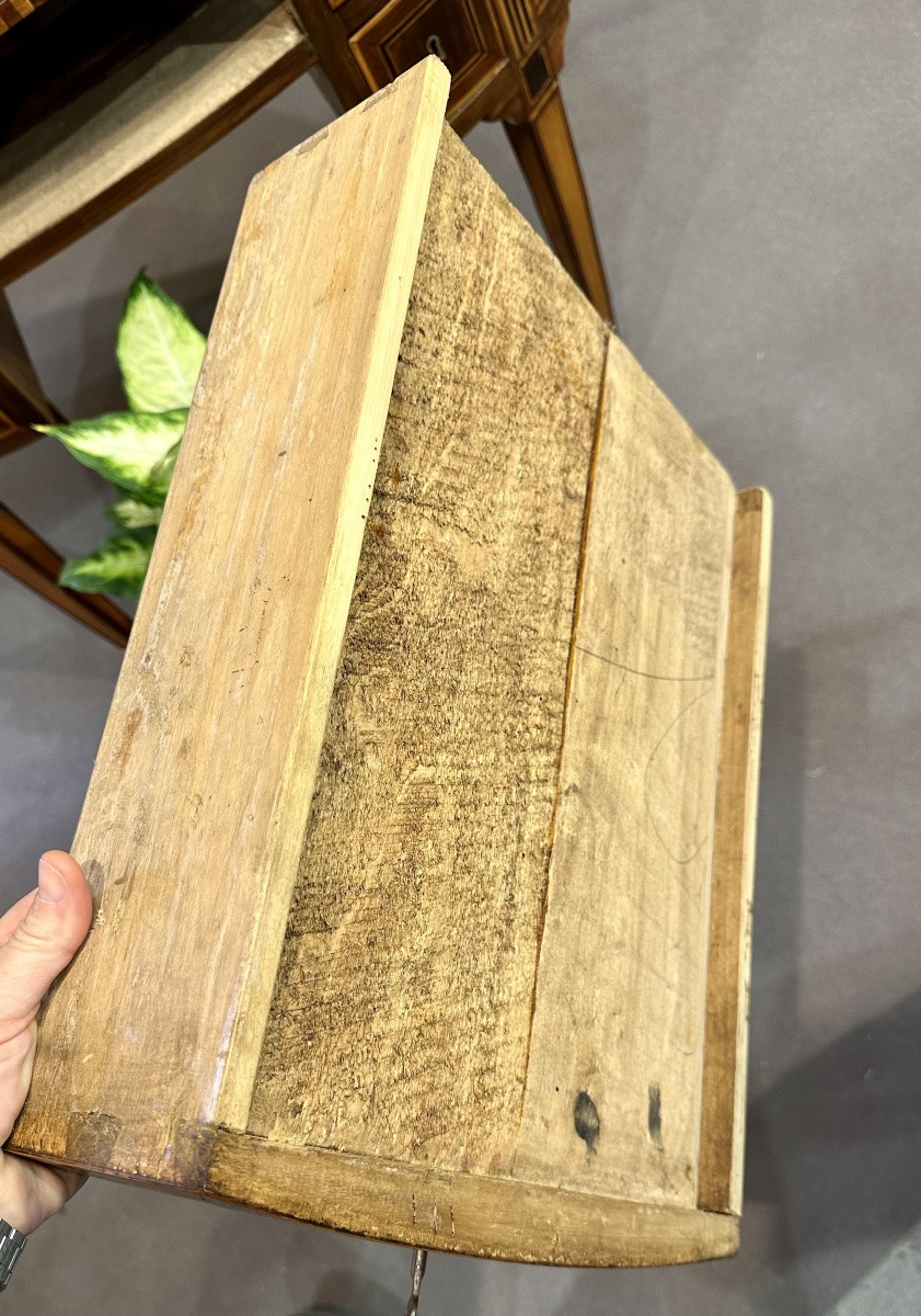 Scrittoio ovale lastronato in noce e bois de rose - Italia, epoca Luigi XVI.-photo-6