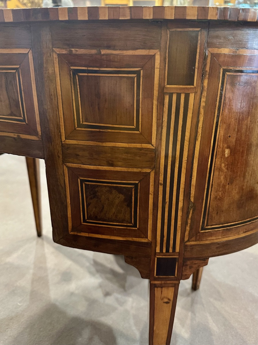 Scrittoio ovale lastronato in noce e bois de rose - Italia, epoca Luigi XVI.-photo-8