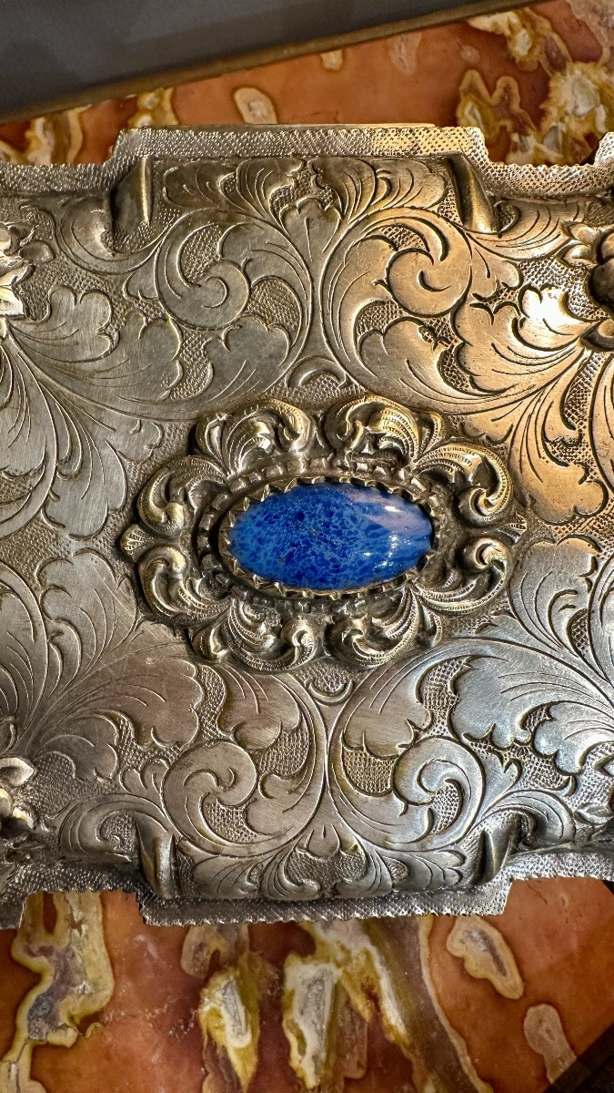 Scatola in metallo argentato finemente cesellata con pietra blu Europa, XIX secolo-photo-6
