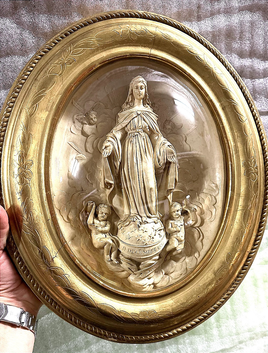 Altorilievo in schiuma di mare (silicato idrato di magnesio, calcite) - Luigi Filippo. 