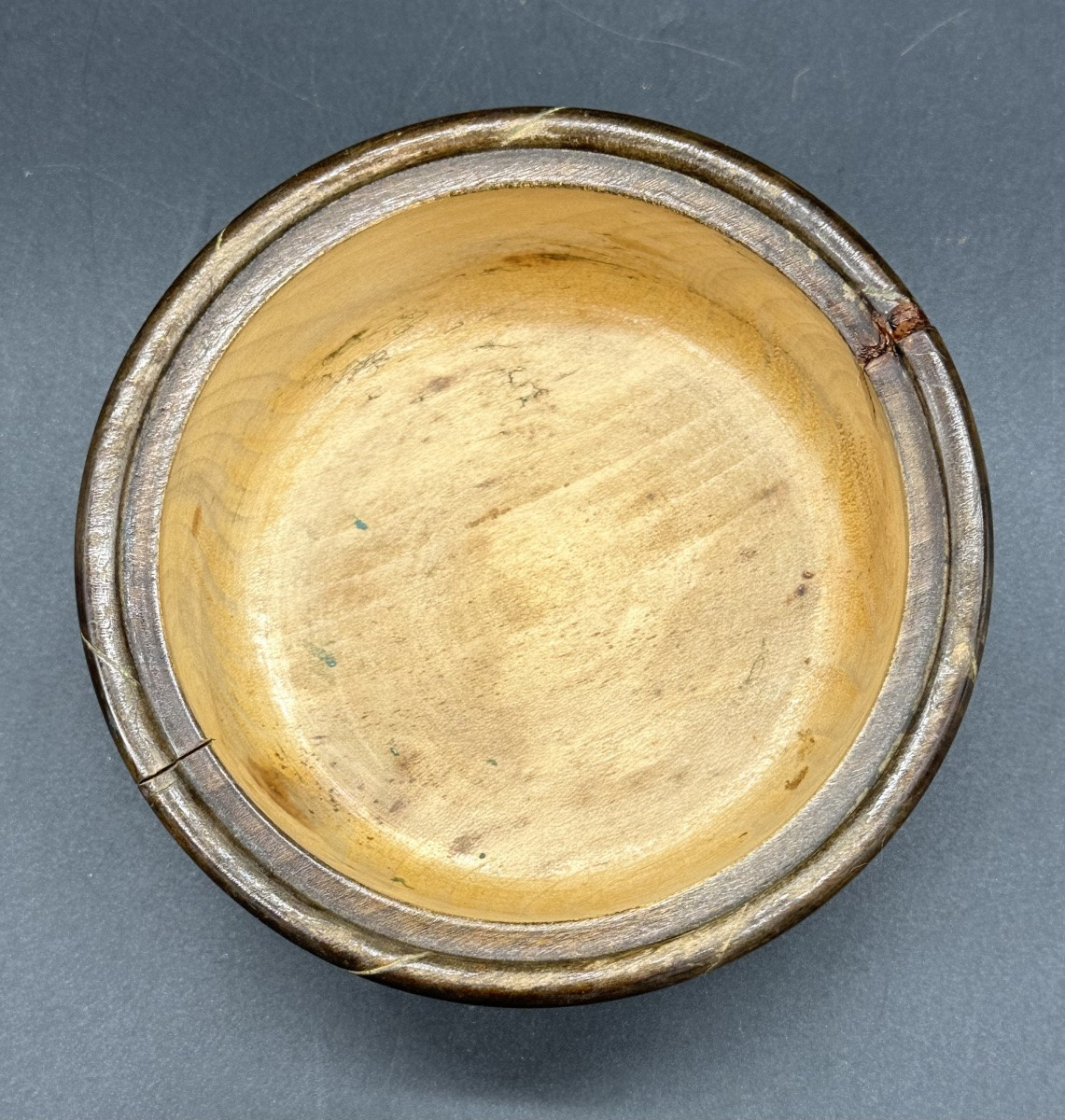 Scatola antica in legno con coperchio decorato con ragno - Periodo: Decó-photo-2