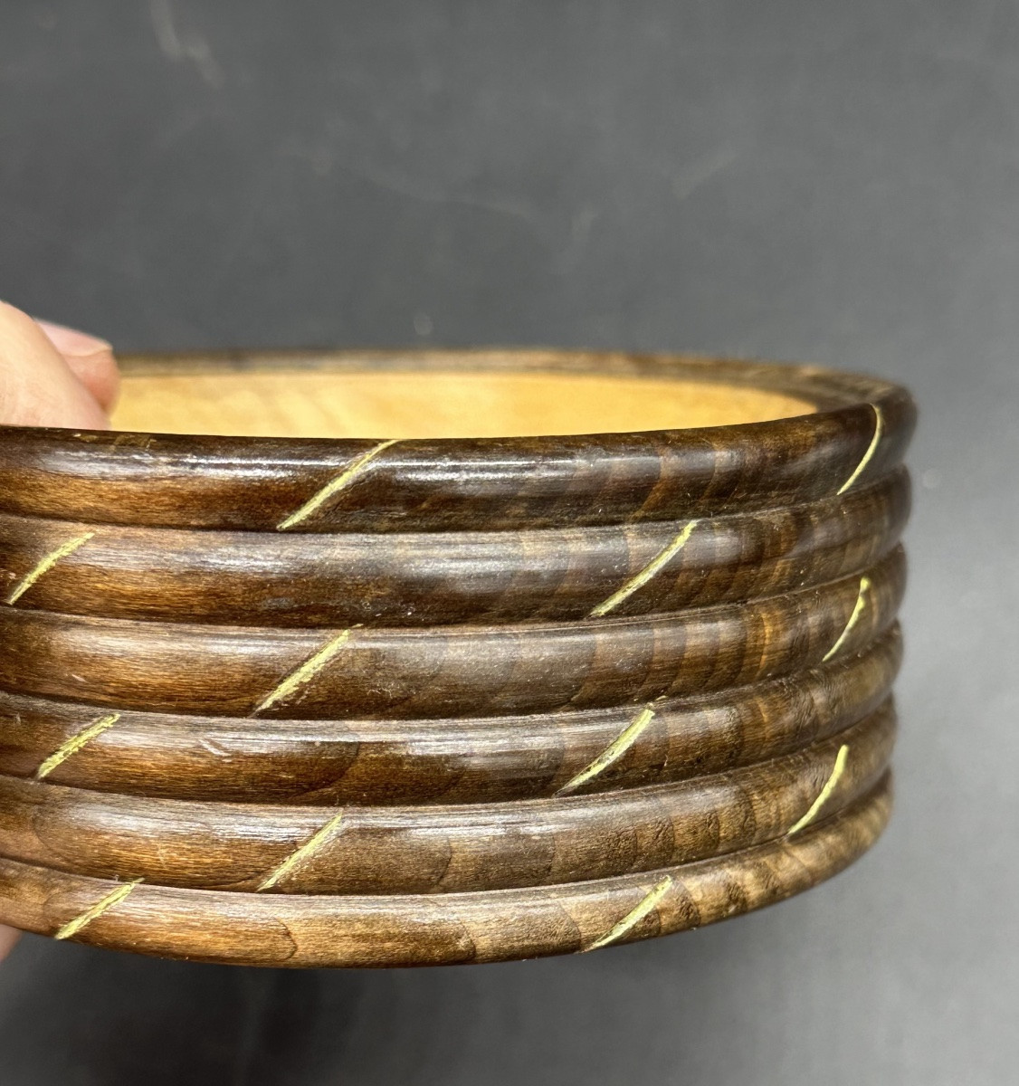 Scatola antica in legno con coperchio decorato con ragno - Periodo: Decó-photo-4