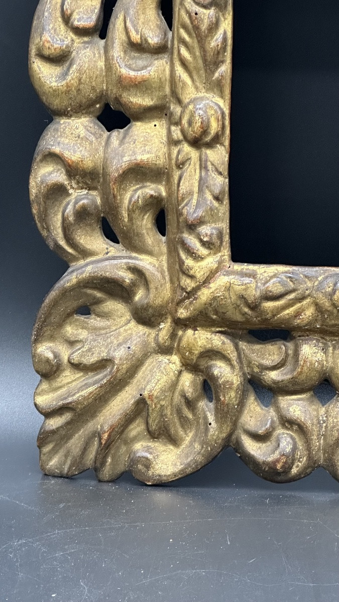 Cornice in legno intagliato e dorato - XVII secolo-photo-1