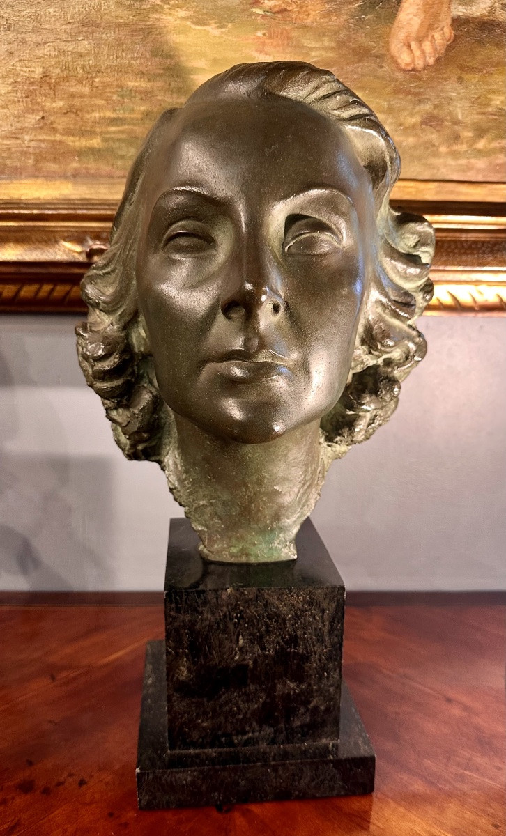Scultura, volto femminile in bronzo patinato, firmata Rocchi 1942. -photo-2