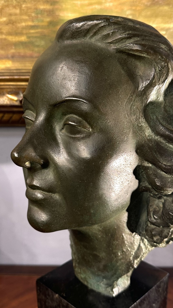 Scultura, volto femminile in bronzo patinato, firmata Rocchi 1942. -photo-2