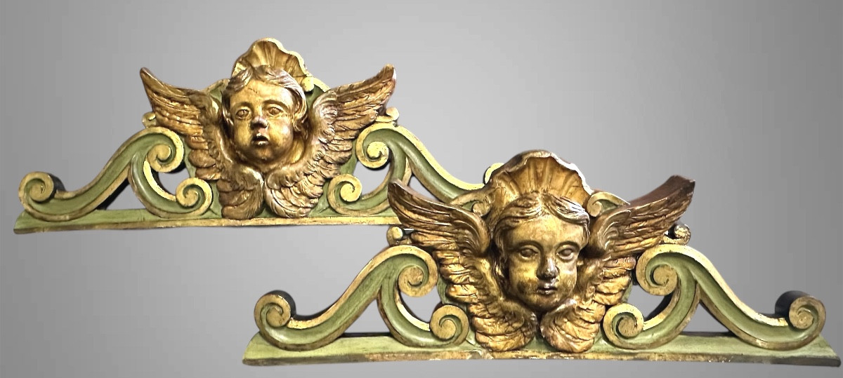 Coppia di cimase, sovrapporta con teste di cherubini alati  Italia, XIX secolo