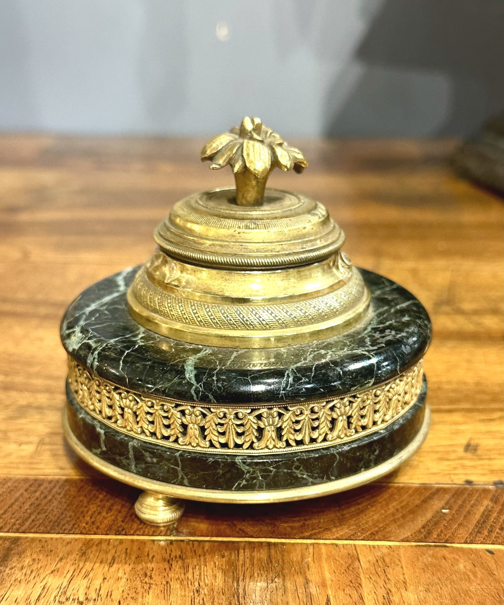 Calamaio da scrivania in bronzo dorato e marmo verde - XIX sec.  Francia, seconda metà del XIX 