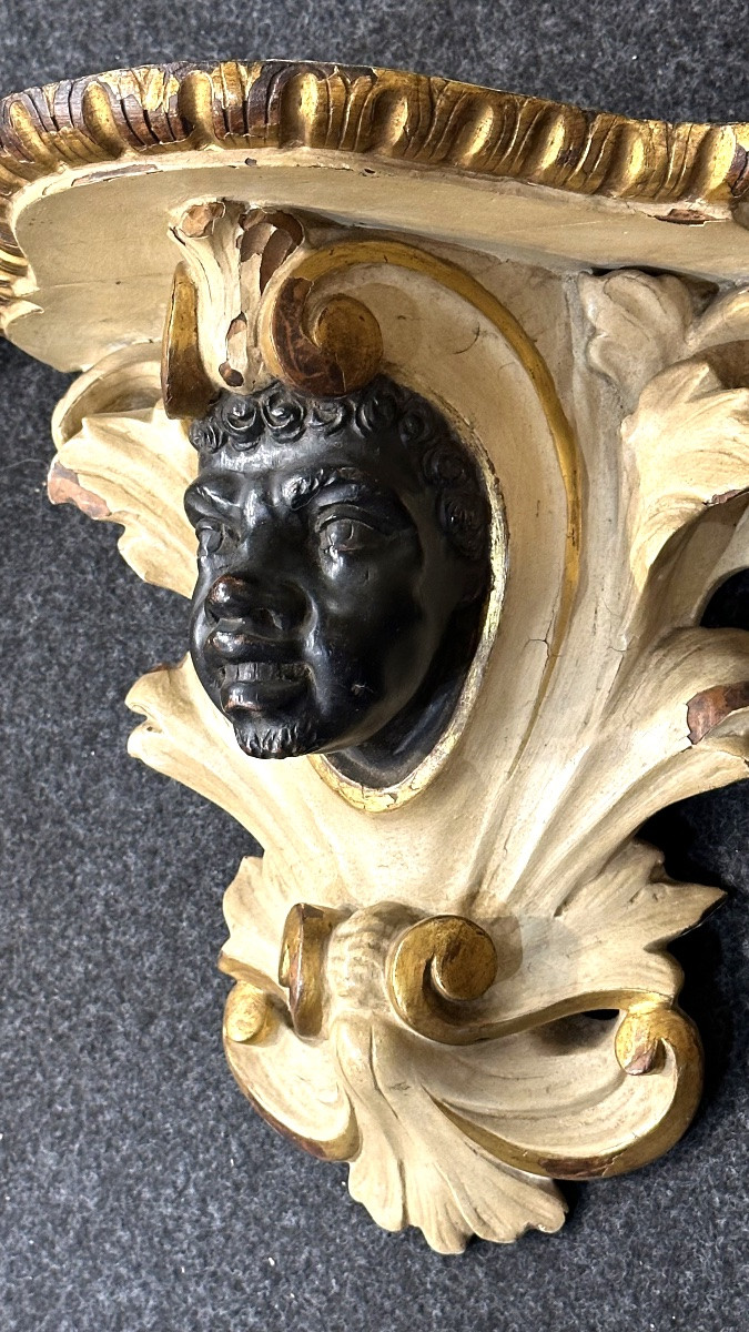 Coppia di mensole  in legno intagliato e dorato con mascherone “Mori” - XIX sec. -photo-3