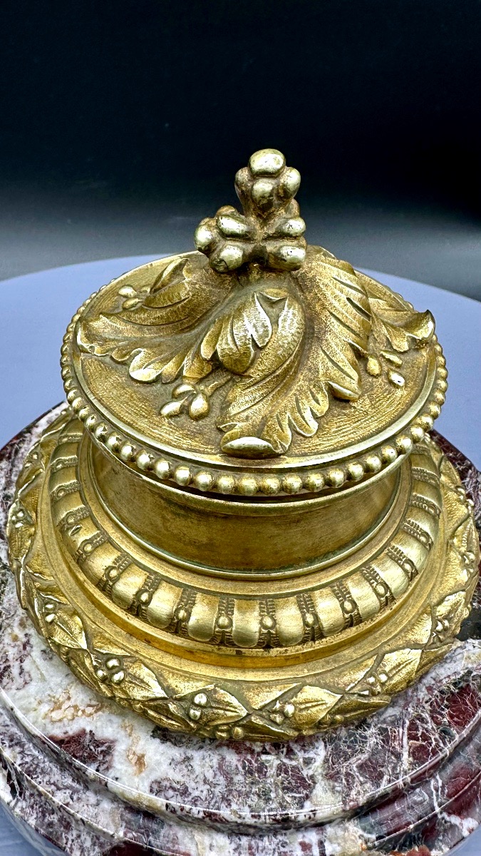 Calamaio in Bronzo Dorato e Marmo Breccia – XIX secolo