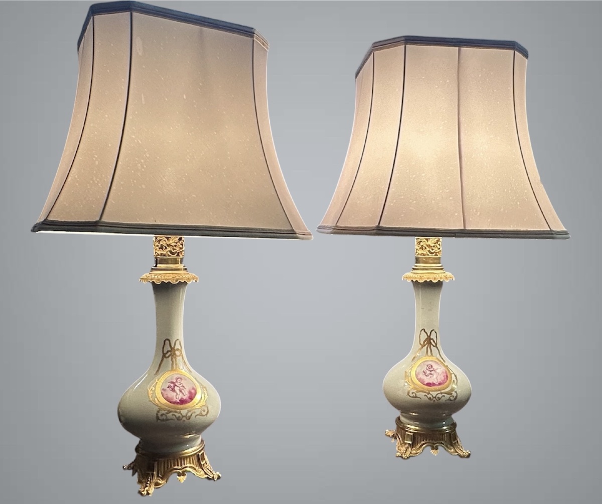 Coppia di Lampade da Tavolo in Porcellana Celadon e Bronzo Dorato – XIX secolo