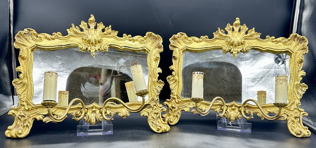 Coppia di specchiere con puntiluce in bronzo dorato – Italia, fine del XIX secolo, gusto Luigi 