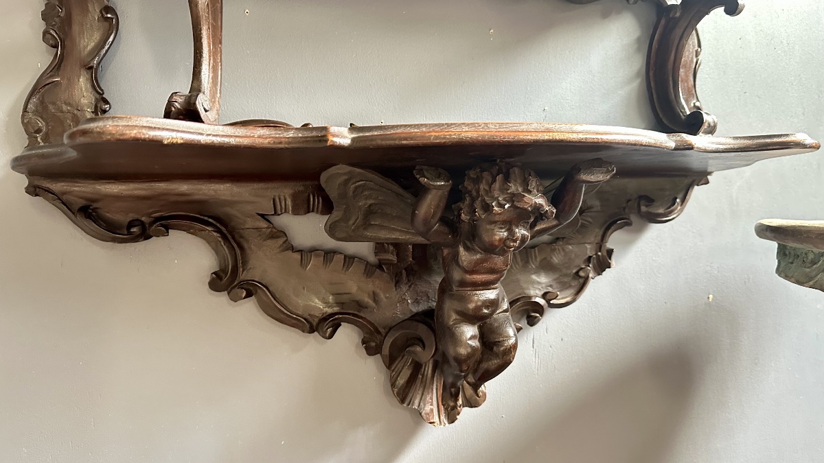 Étagère da parete in noce intagliato con putti – Luigi Filippo. -photo-4