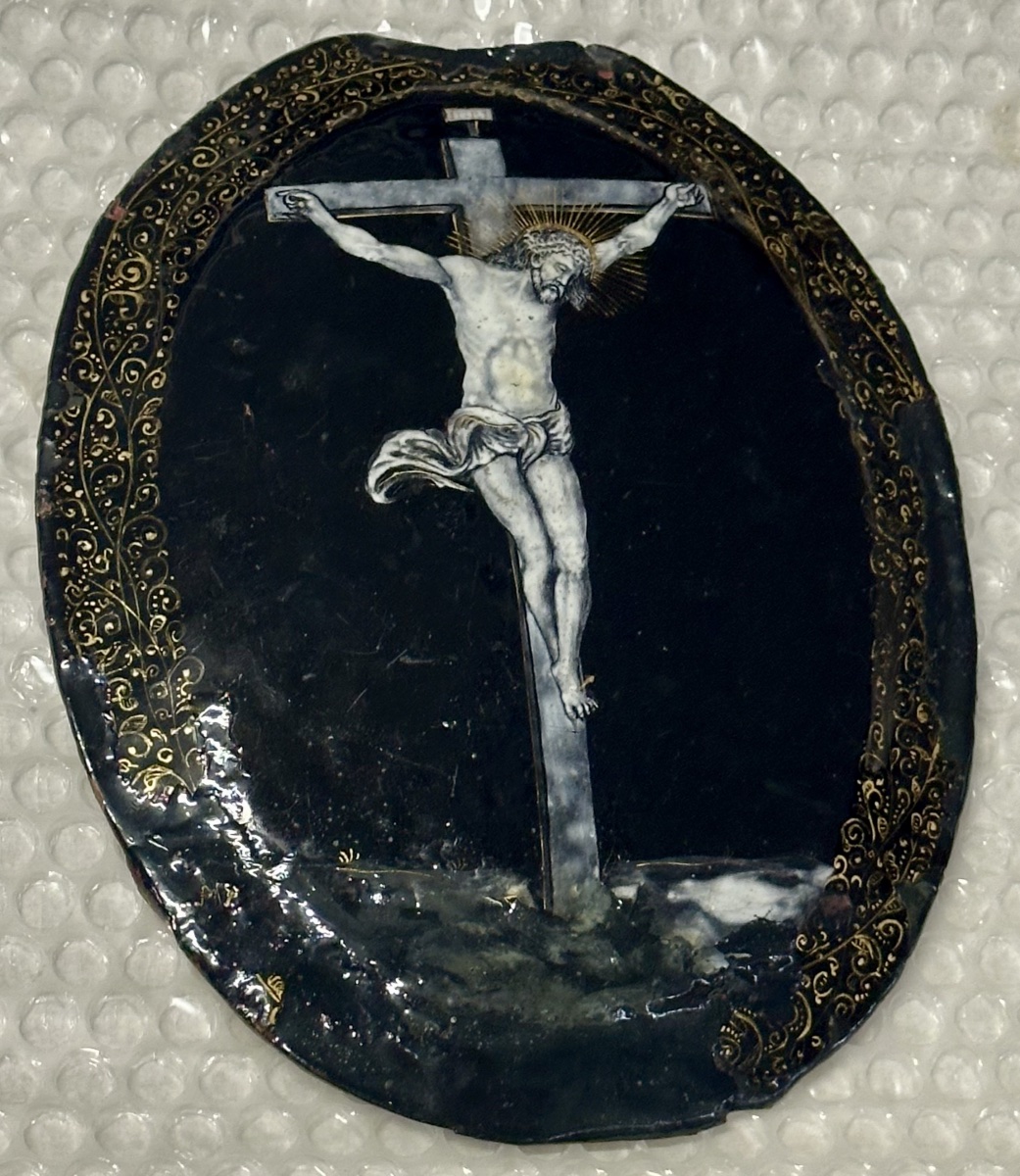 Placca in smalto di Limoges con Cristo Crocifisso - Francia, XIX secolo