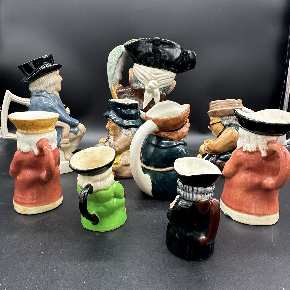 9 brocche e boccali in ceramica policroma – TOBY MUGS & CHARACTER JUGS - INGHILTERRA, XX sec. -photo-2
