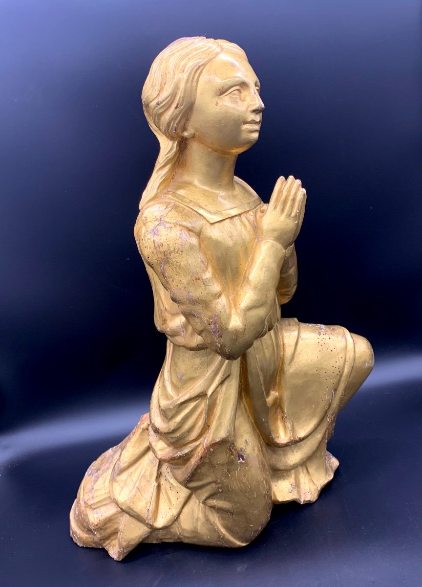 Sculpture En Bois Doré  “figure Féminine Agenouillée Qui Prie” - XVIII Siècle
