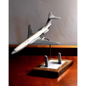 Modello d'aereo vintage in metallo su base in legno Anni '50 - '60 