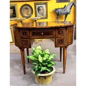 Scrittoio ovale lastronato in noce e bois de rose - Italia, epoca Luigi XVI.