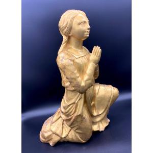 Sculpture En Bois Doré  “figure Féminine Agenouillée Qui Prie” - XVIII Siècle