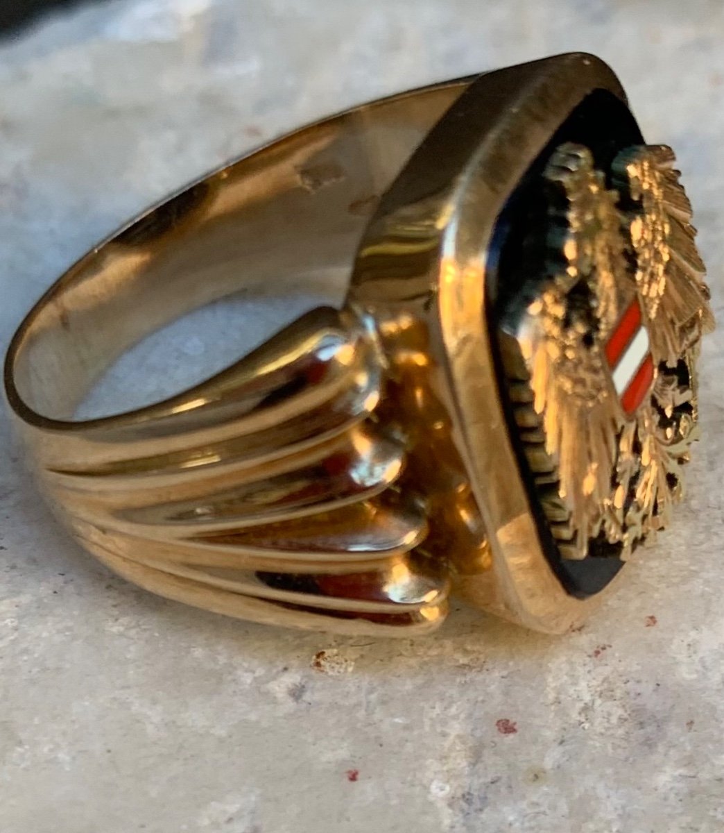 Anello da uomo con lo stemma dell’ acquila coronata. Onice oro e smalto. -photo-6