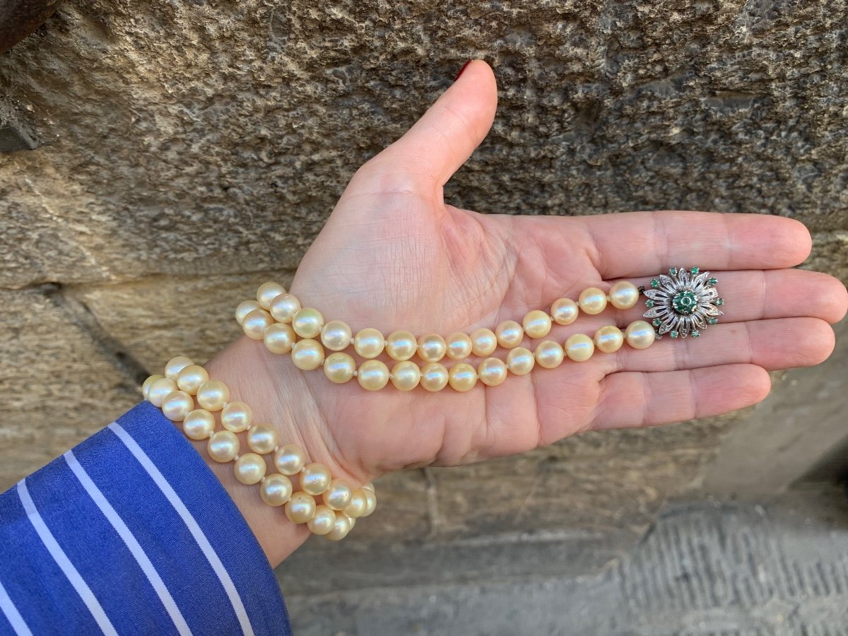 Collana anni 1960 di perle di mare coltivate. Chiusura in oro 750 e smeraldi-photo-2