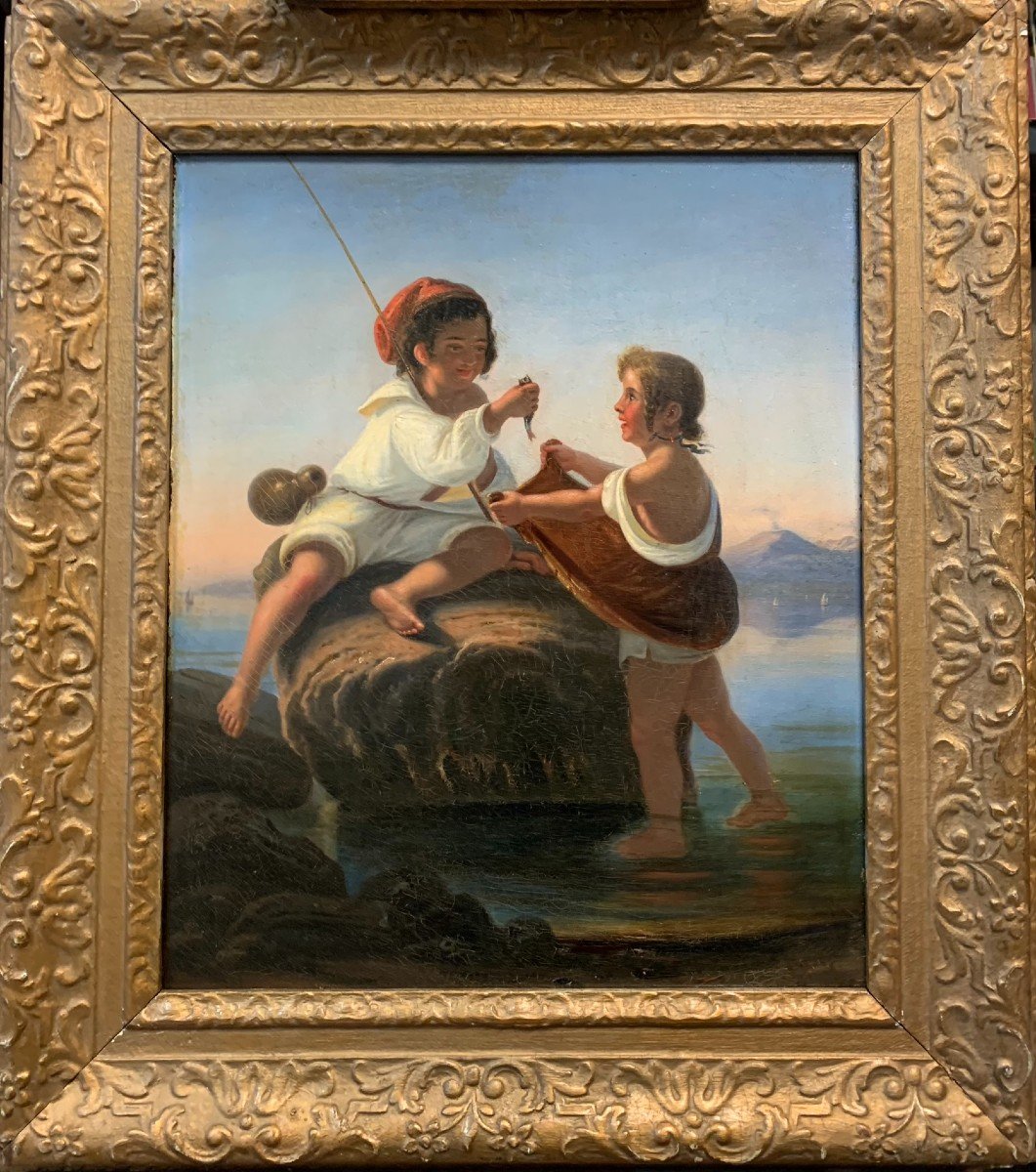 "Scugnizzi" o Piccoli pescatori napoletani. XIX secolo. Scenetta con Golfo di Napoli e Vesuvio.-photo-2