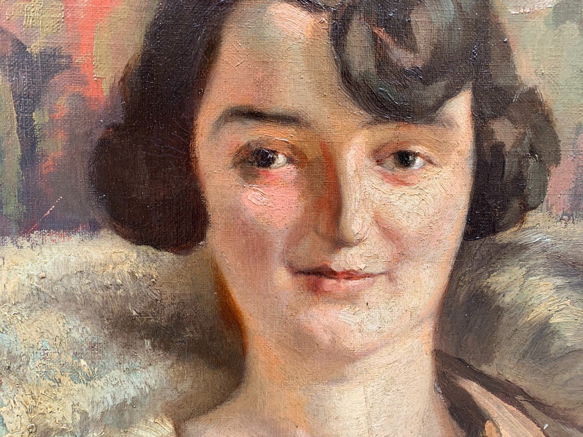 Ritratto di giovane donna degli anni '20 con taglio a caschetto e collo in pelliccia-photo-6