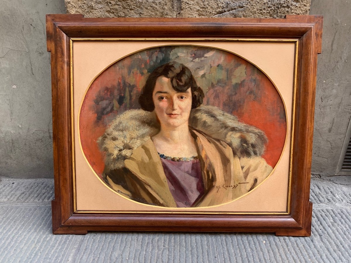 Ritratto di giovane donna degli anni '20 con taglio a caschetto e collo in pelliccia-photo-8