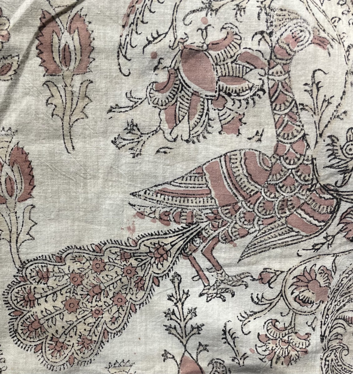 Tessuto persiano Kalamkari con pavoni, leone con spada e garofani . Cm 336x 168cm-photo-2