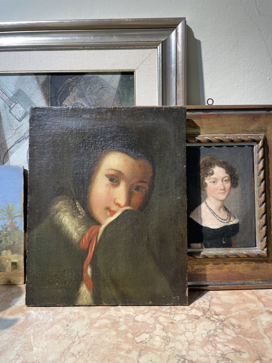 Ritratto di giovane donna in mantello con pelliccia e fiocco rosso. Ambito di Pietro Rotari-photo-3