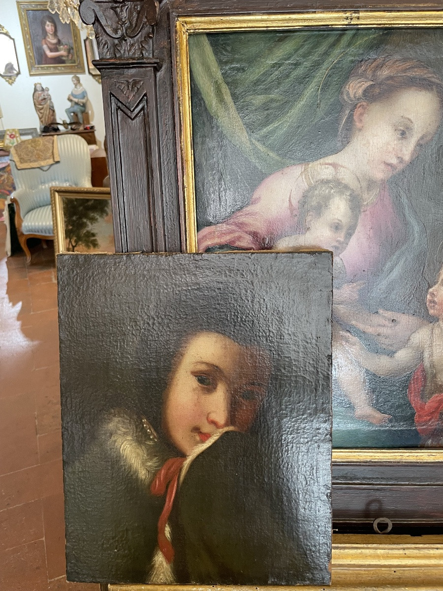 Ritratto di giovane donna in mantello con pelliccia e fiocco rosso. Ambito di Pietro Rotari-photo-4